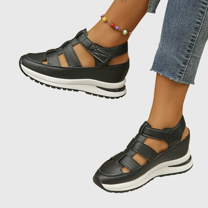 Finnie - Versatile Orthopaedic Sandals