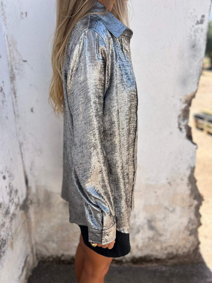 Lynette - Chic Shimmer Shirt